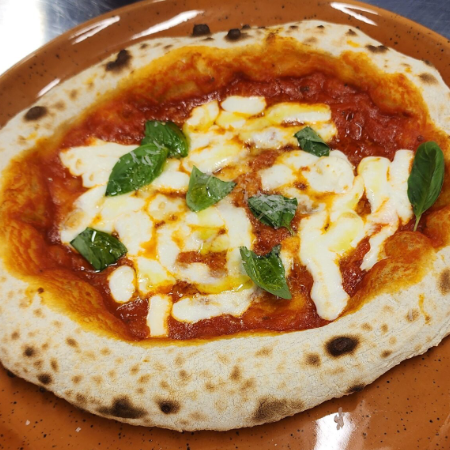 neopolitan-pizza--ennia-cucina-authentic-italian-restaurant-gods-hill-wines-barossa-gawler